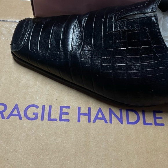 Gino Nicci slide on Black Embossed leather Great Condition 7 Square Toe - Picture 10 of 12